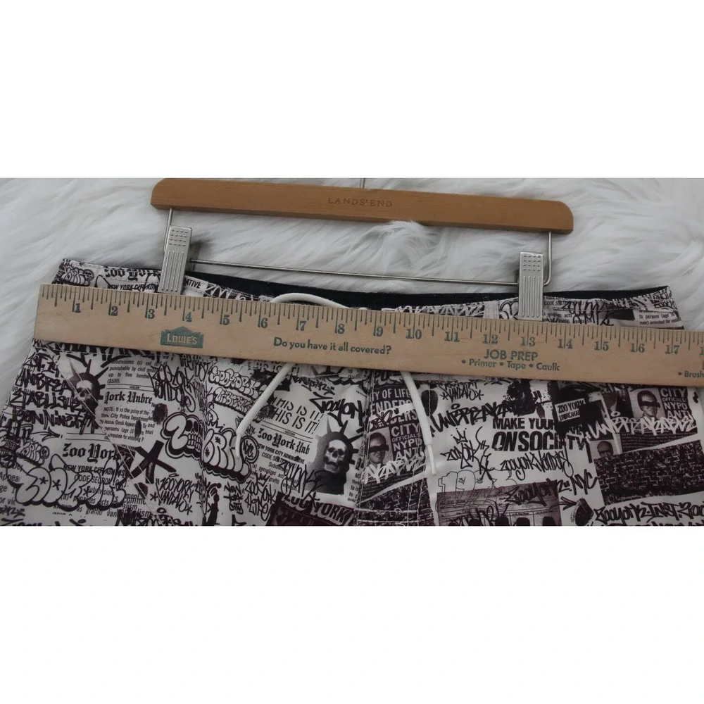 Zoo York VTG Y2K Graffiti Print Black/White Board Shorts Swim Trunks Sz 34